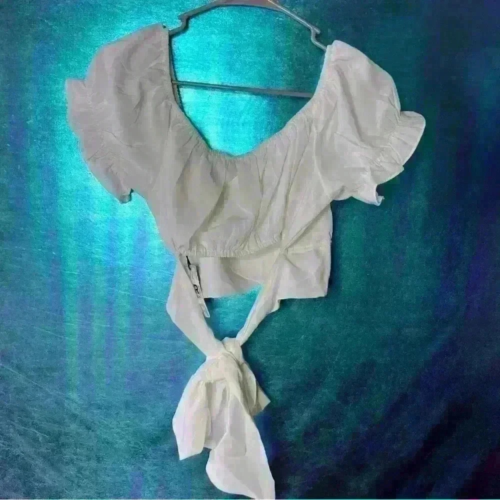 White Crop Top Blouse